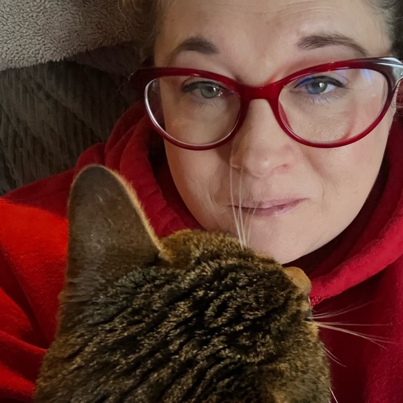 Meet the Posher Other - Meet your Posher, Leslie